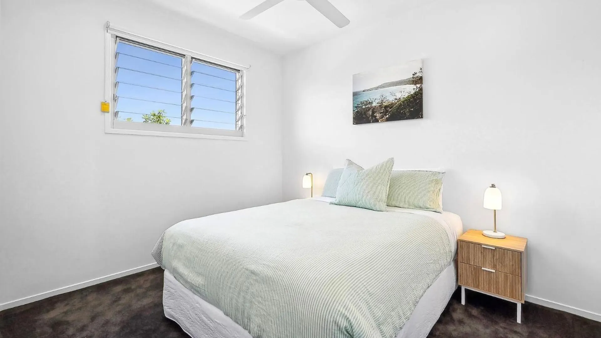 Beautiful Three-Story Villa Footsteps To The Beach Coolum Beach