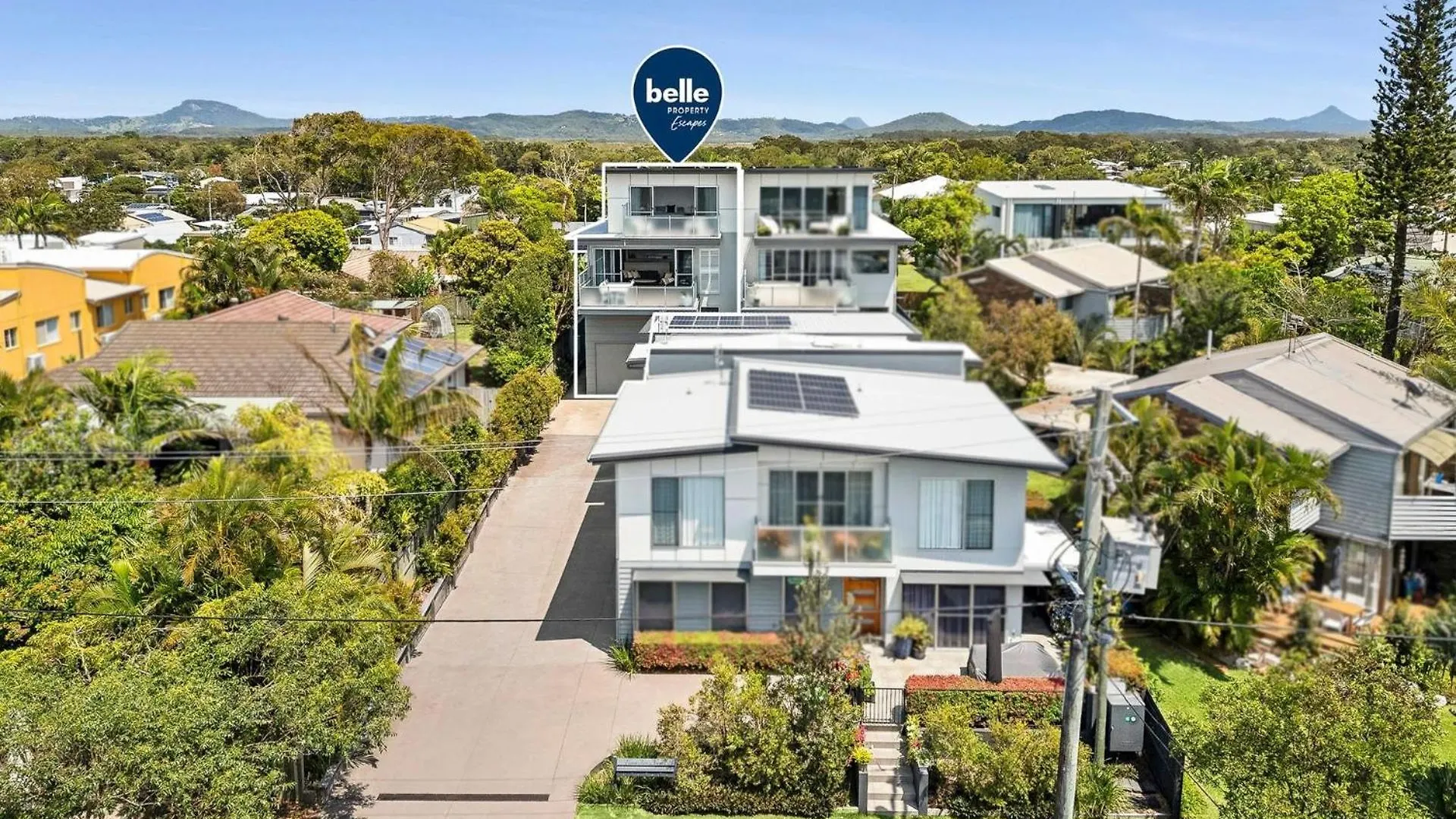 Beautiful Three-Story Villa Footsteps To The Beach Coolum Beach